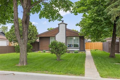 131 Regis Dr, Winnipeg, MB 