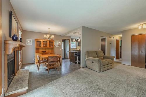 131 Regis Dr, Winnipeg, MB 