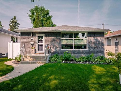 565 Oxford ST  Winnipeg, MB R3J 3J2