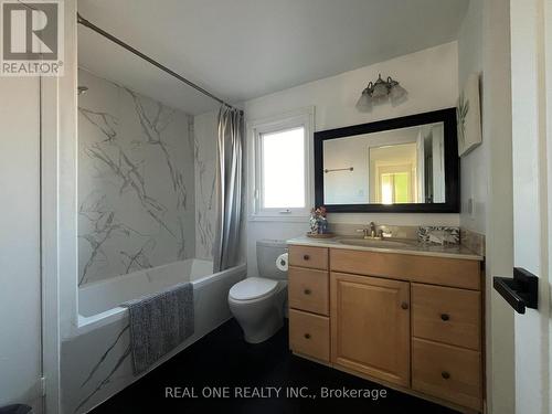 Master Ensuite - 3245 Cambourne Crescent, Mississauga, ON 