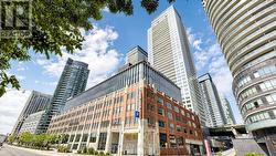 806 - 17 BATHURST STREET  Toronto, ON M5V 0N1