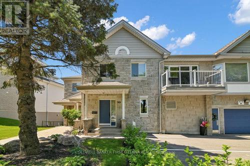 99 ROBSON COURT  Ottawa, ON K2K 2W1