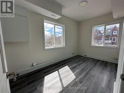 5 - 5 SORAUREN AVENUE  Toronto, ON M6R 2C6