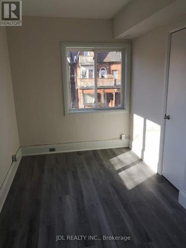 5 - 5 SORAUREN AVENUE , Toronto, Ontario M6R 2C6 3