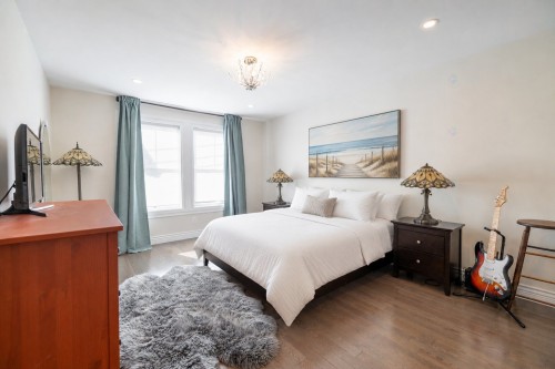 Master Bedroom - 5 Av. St-Jean-Baptiste, Pointe-Claire, QC - Indoor Photo Showing Bedroom