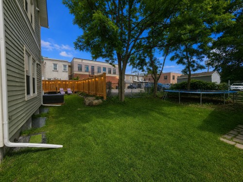 Courtyard - 5 Av. St-Jean-Baptiste, Pointe-Claire, QC - Outdoor With Backyard