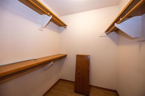 27-1 Waterfront Rd, Winnipeg, MB 