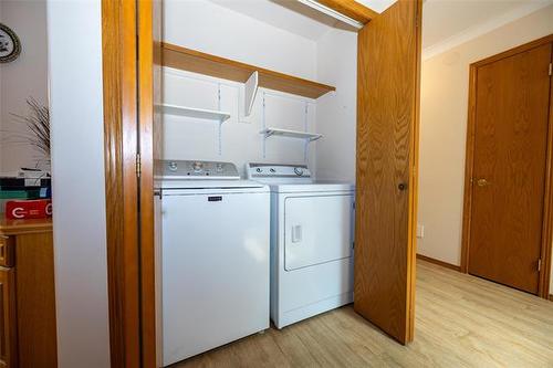 27-1 Waterfront Rd, Winnipeg, MB 