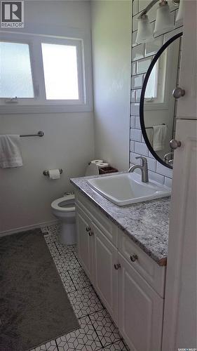 1322 Queen Crescent, Moose Jaw, SK 