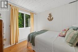 Bedroom 1 - 