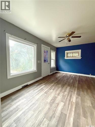 172 4Th Street E, Shaunavon, SK 