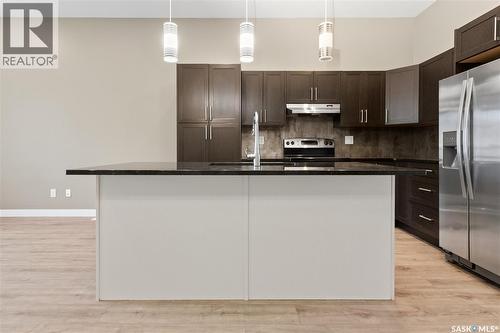 622 Glacial Shores Way, Saskatoon, SK - Indoor Photo Showing Kitchen With Upgraded Kitchen