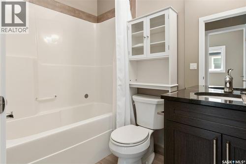 622 Glacial Shores Way, Saskatoon, SK - Indoor Photo Showing Bathroom