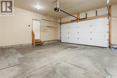 622 Glacial Shores Way, Saskatoon, SK - Indoor Photo Showing Garage