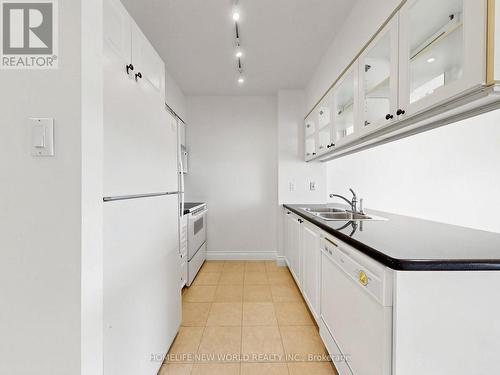 #708 - 887 Bay Street, Toronto, ON 