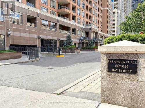 #708 - 887 Bay Street, Toronto, ON 