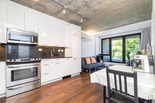 Kitchen - 407-1265 Rue Lambert-Closse, Montréal (Ville-Marie), QC - Indoor Photo Showing Kitchen With Upgraded Kitchen