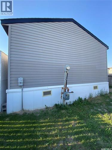 9 Golfview Crescent, Kindersley, SK 