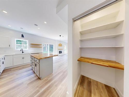 496 Highland Avenue, Windsor, NS - Indoor