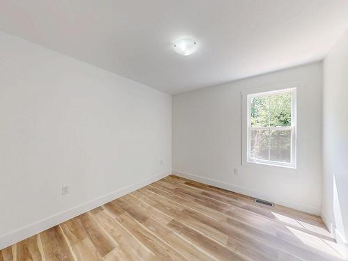 496 Highland Avenue, Windsor, NS - Indoor Photo Showing Other Room