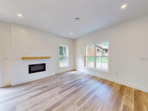 496 Highland Avenue, Windsor, NS - Indoor With Fireplace