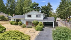 2619 Cosgrove Cres Nanaimo, BC V9S 3P5