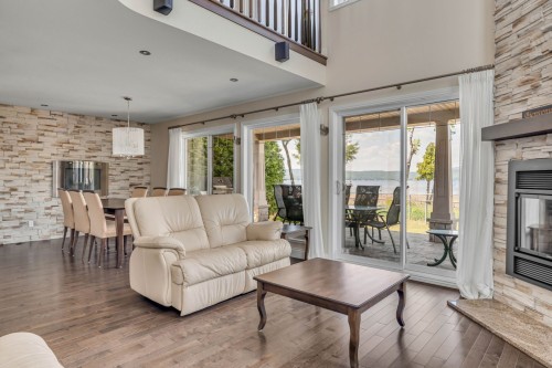 Salon - 18 7E Rue, Fossambault-Sur-Le-Lac, QC - Indoor Photo Showing Living Room With Fireplace