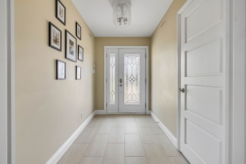 Hall d'entrée/Vestibule - 18 7E Rue, Fossambault-Sur-Le-Lac, QC - Indoor Photo Showing Other Room