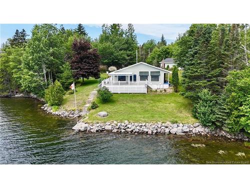 106 Lakeside Dr, Bayside, NB 