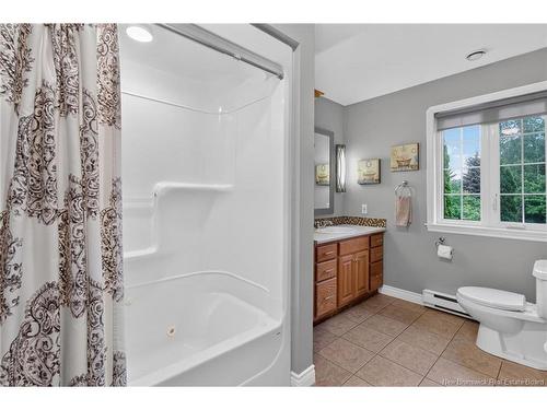 60 Anik Cres, Dieppe, NB 