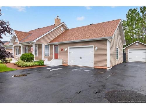 60 Anik Cres, Dieppe, NB 
