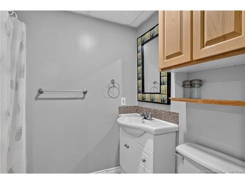 60 Anik Cres, Dieppe, NB 