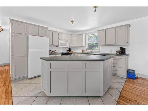 31 Hills Rd, Oak Bay, NB 