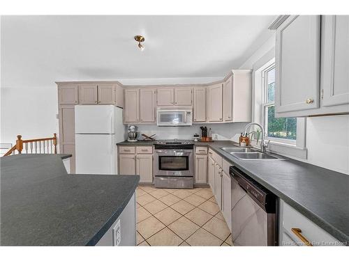 31 Hills Rd, Oak Bay, NB 