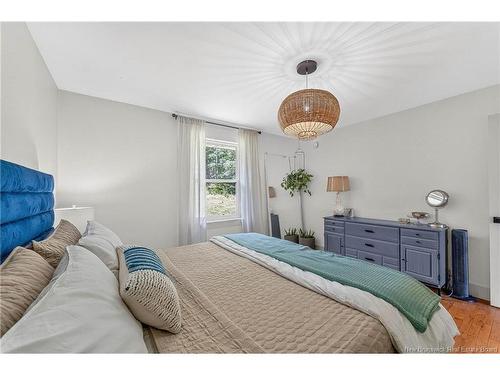 31 Hills Rd, Oak Bay, NB 