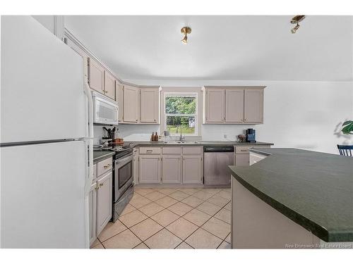 31 Hills Rd, Oak Bay, NB 