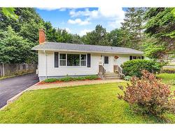 40 Nottingham ST  Fredericton, NB E3B 4W7