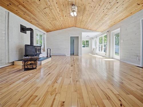115 Community Rd, Matlock, MB 