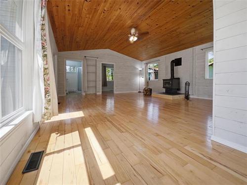 115 Community Rd, Matlock, MB 