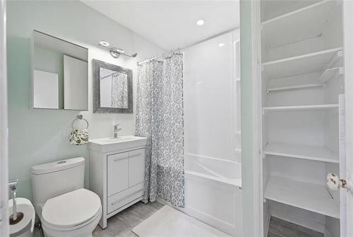 74 Biscayne Bay, Winnipeg, MB 