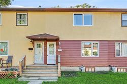 74 Biscayne BAY  Winnipeg, MB R3T 0N5