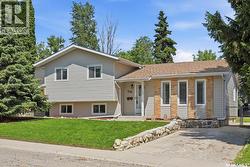 530 Wathaman CRESCENT  Saskatoon, SK S7K 4P9
