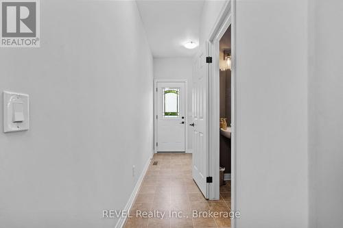 16 Maracay Way, St. Catharines (Grapeview), ON - Indoor Photo Showing Other Room