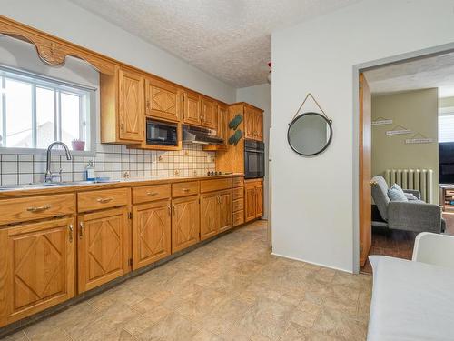453 Pleasant Street, New Glasgow, NS - Indoor Photo Showing Kitchen With Double Sink