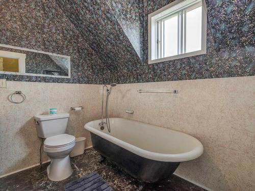 453 Pleasant Street, New Glasgow, NS - Indoor Photo Showing Bathroom
