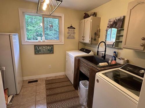 137 Johnson Road, Coldstream, NS - Indoor Photo Showing Laundry Room