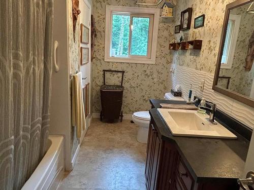 137 Johnson Road, Coldstream, NS - Indoor Photo Showing Bathroom