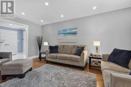 Living Room - 1172 Chada Avenue, Mississauga, ON - Indoor Photo Showing Living Room