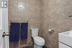 Main Bathroom - 