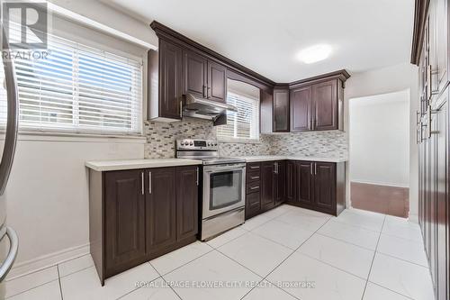 3027 Coral Drive, Mississauga, ON - Indoor Photo Showing Kitchen